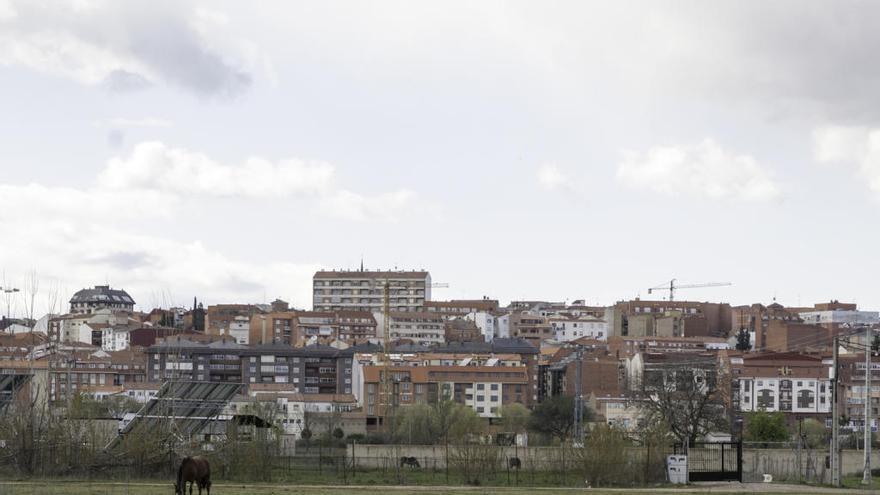 Vista de Benavente desde la carretera nacional N-525.