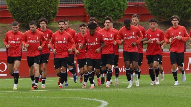 Los jugadores del Sporting, en Mareo.
