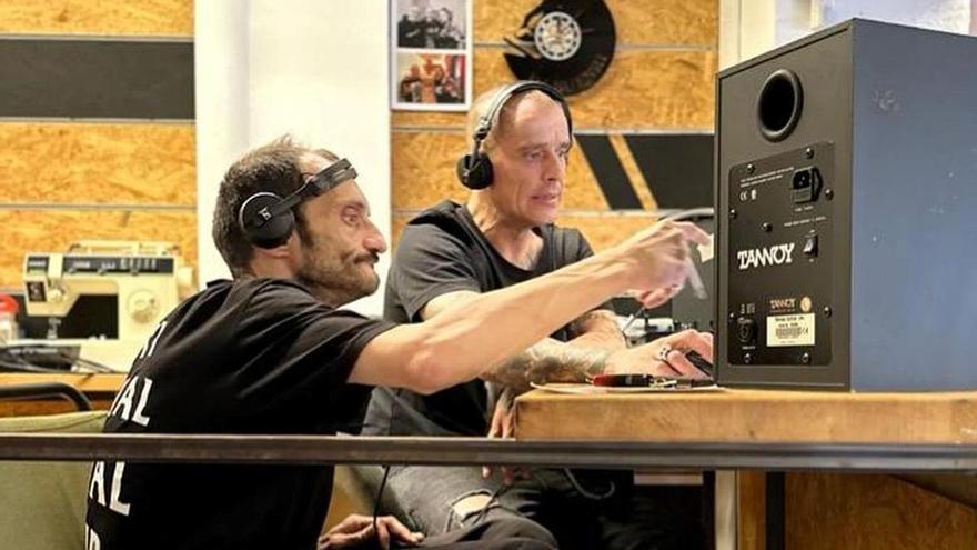 Pastis &amp; Buenri preparen una sessió de 12 hores de música màquina a Figueres