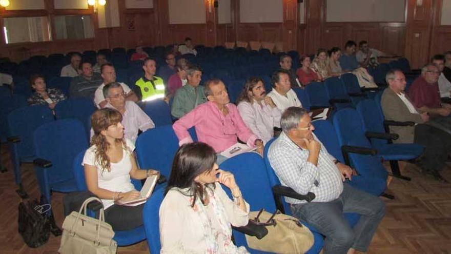 Almaraz acoge una jornada formativa para miembros del Centro de Coordinación Operativa Municipal