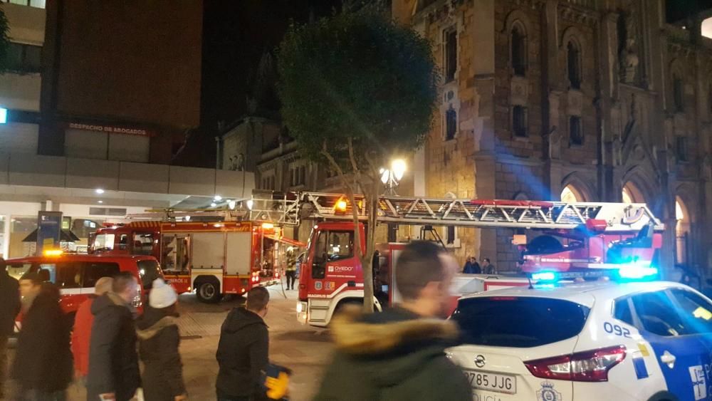 Incendio en la calle Nueve de Mayo de Oviedo