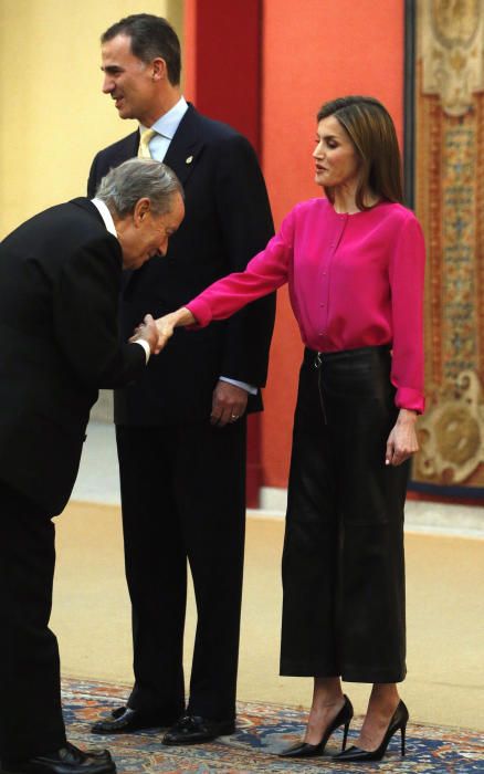 Sus Majestades los Reyes presidieron la reunión anual con los miembros de Patronatos de la Fundación Princesa de Asturias en el Palacio Real de El Pardo.