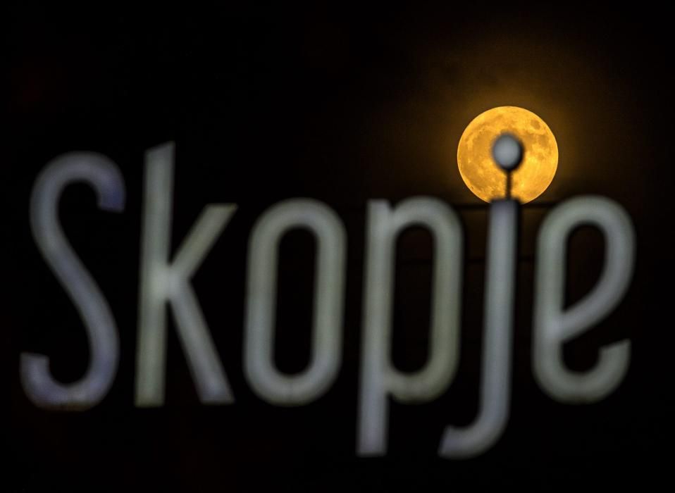 SUPER LUNA EN SKOPJE