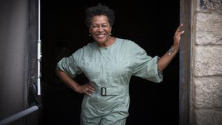 Carrie Mae Weems: “Estoy segura de que el Met tendrá un director negro algún día”