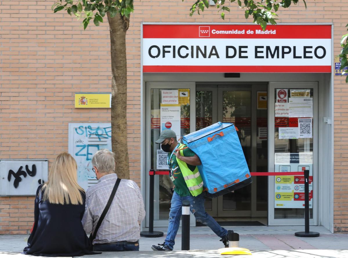 Una imagen del exterior de una oficina de empleo en Madrid.