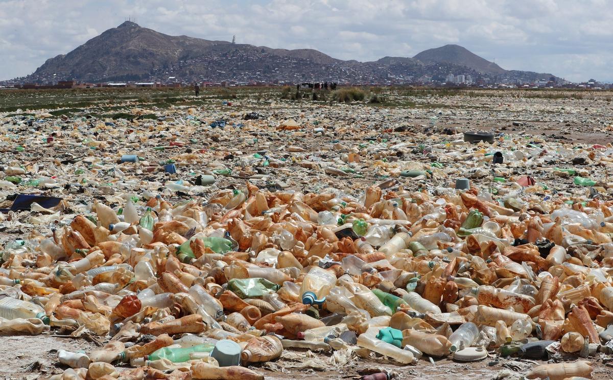 Contaminación en el lago Uru Uru en Oruro (Bolivia).