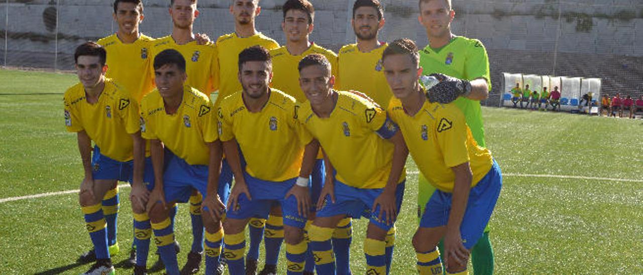 Un equipo titular del juvenil A de la UD Las Palmas en el Anexo Estadio Gran Canaria.
