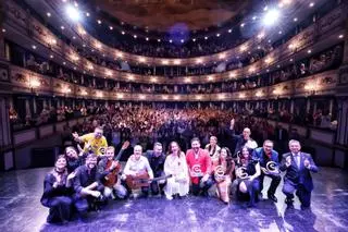 La AECC llena el Teatro Cervantes en la gala 'Todos Juntos Contra el Cáncer'