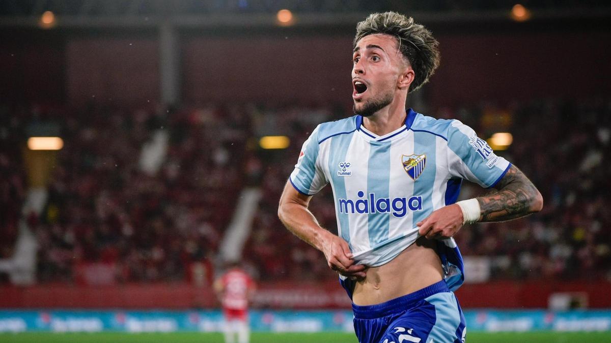 David Larrubia celebra el gol definitivo del Málaga ante el Almería.