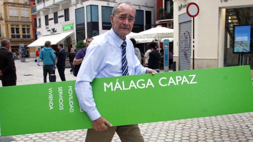 Francisco de la Torre durante la campaña de las elecciones municipales de 2011.