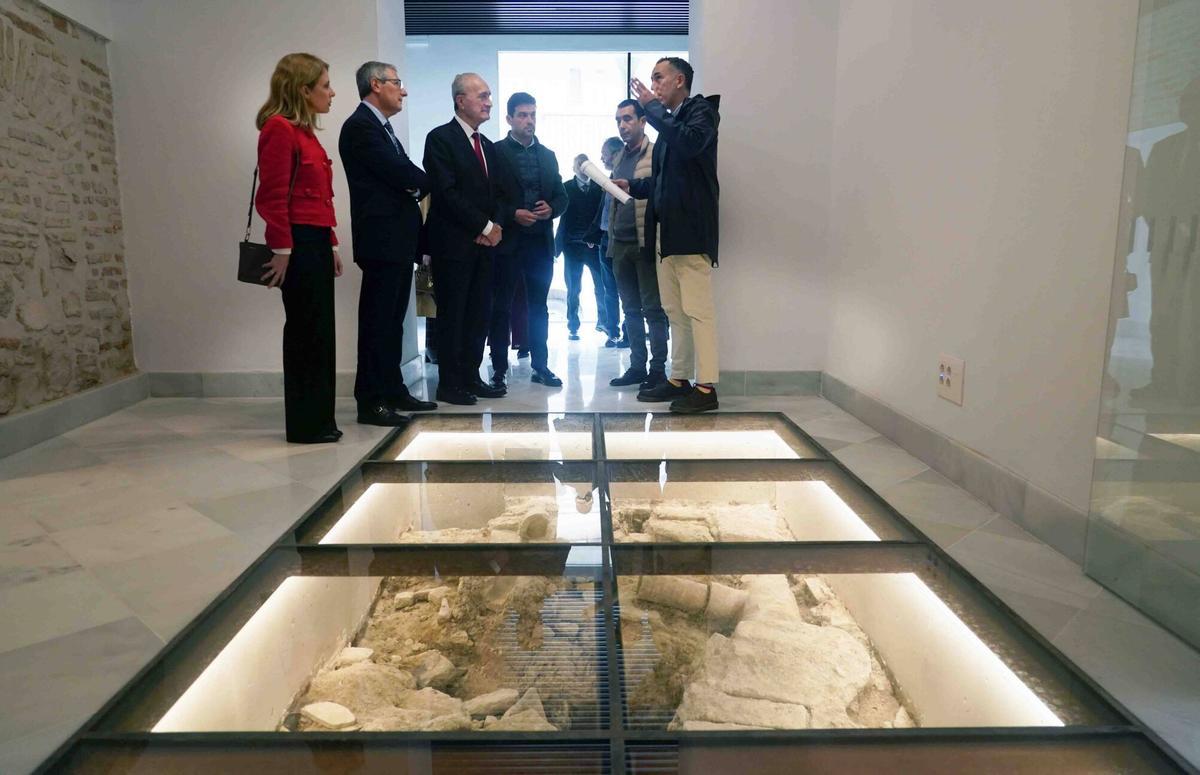 MLG 13-02-2026.- La delegada del Gobierno andaluz, Patricia Navarro, y el presidente de la Diputación, Francisco Salado, presentan las obras de rehabilitación ya finalizadas del Palacio de Valdeflores e informan sobre su futuro