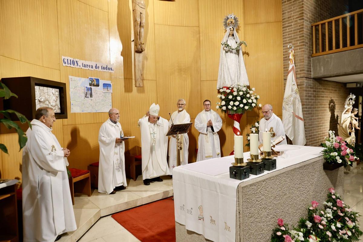La misa del día de Begoña en Los Carmelitas, en imágenes La misa del día de Begoña en Los Carmelitas, en imágenes