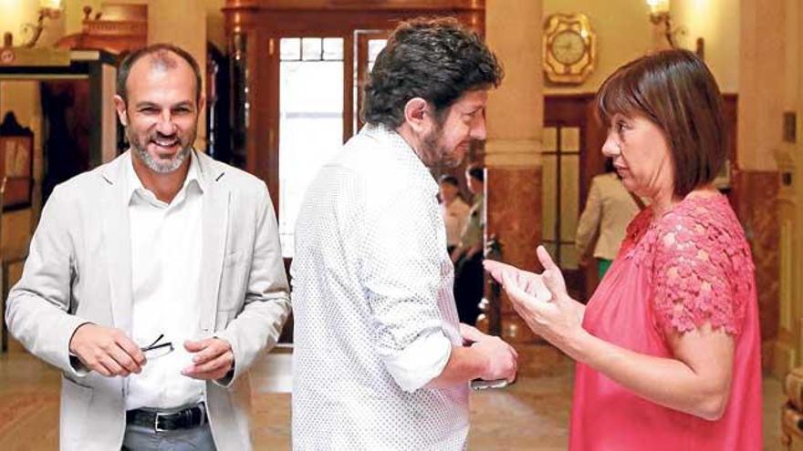 De izquierda a derecha, Barceló (Més), Jarabo (Podemos) y Armengol (PSIB), líderes del Pacto.