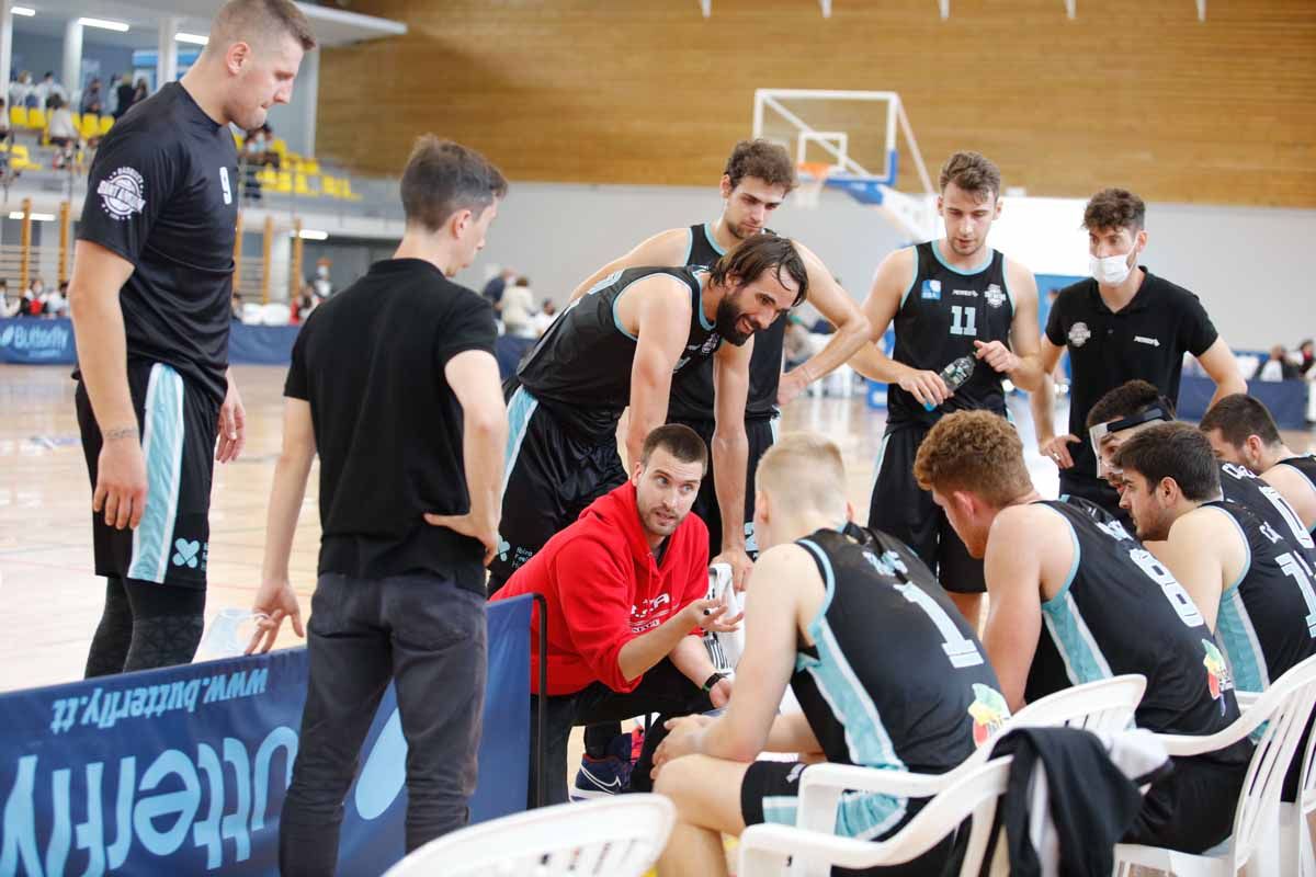 El CB Sant Antoni se ha clasificado para disputar la fase de ascenso a la LEB Plata, tras ganar en el partido decisivo al BBA Castelldefels por 95-67