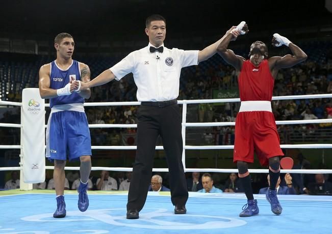 Boxing - Men's Light Fly (49kg) Quarterfinals ...