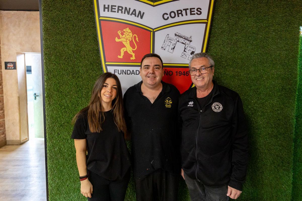 En imágenes | El bar del campo del Hernán Cortés