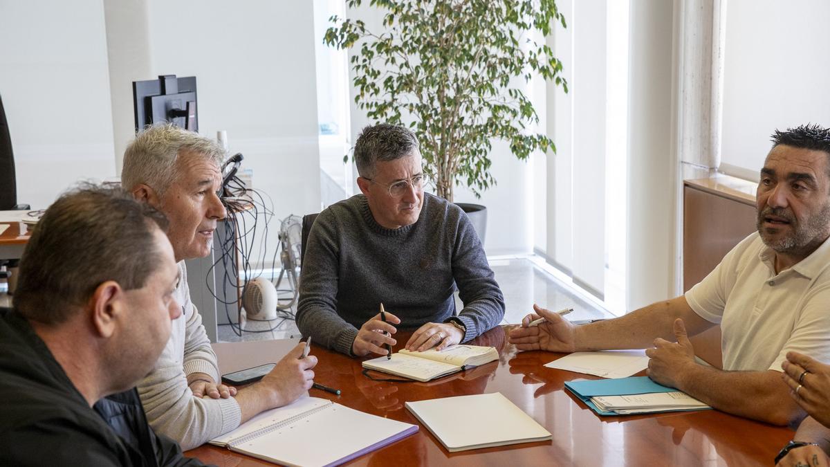 Reunión de los taxistas con el Consell de Ibiza
