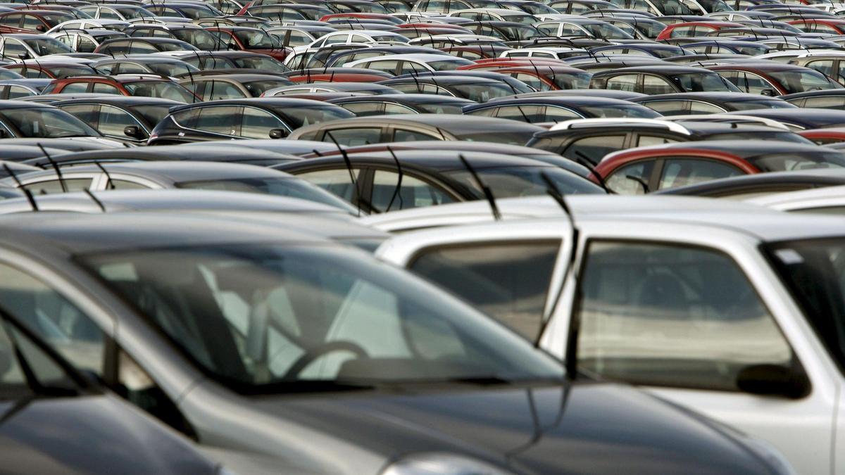 La matriculación de coches en España baja un 32% por el COVID
