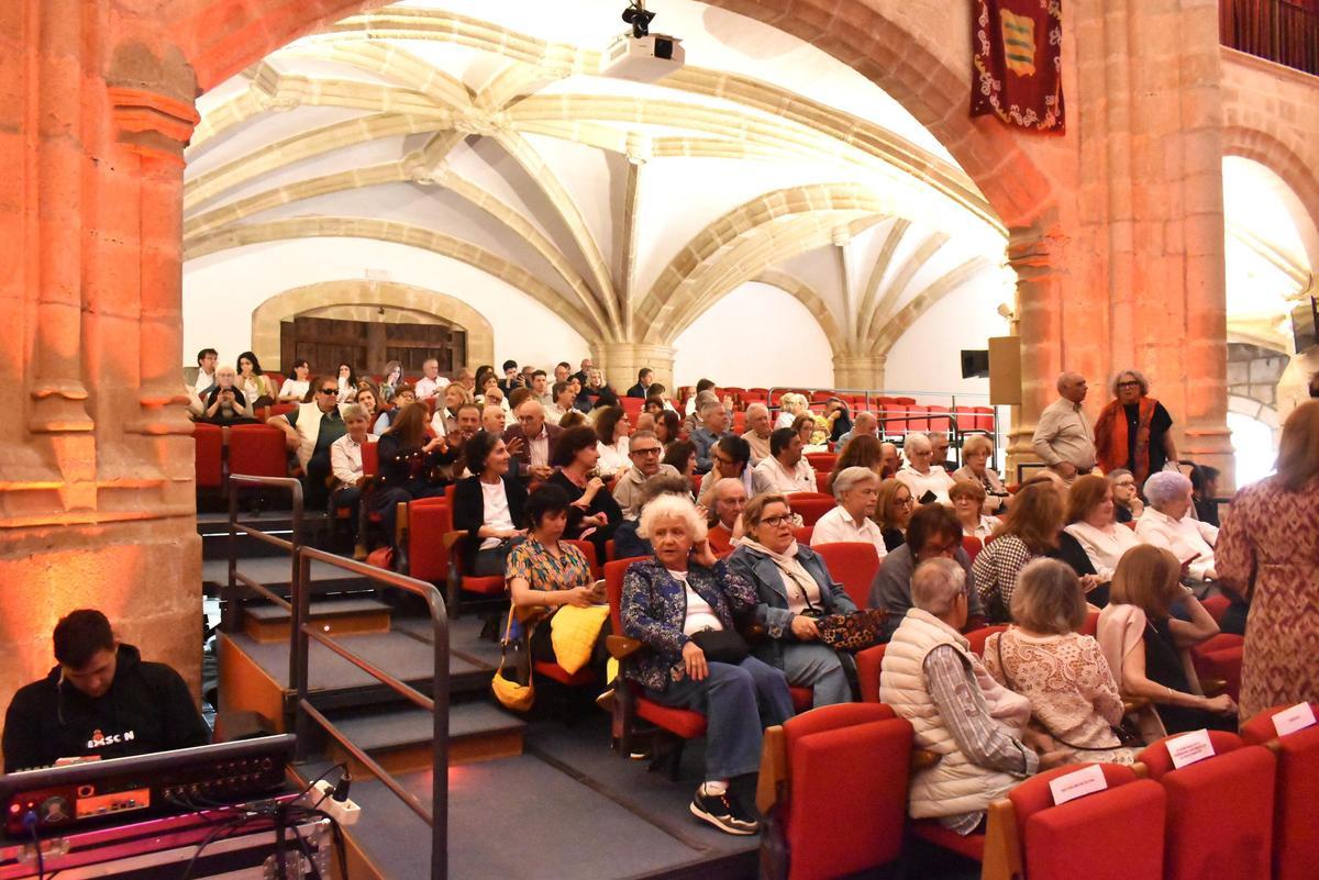 Galería | Así ha sido la gala de la Diputación de Cáceres de Certámenes Literarios 2026
