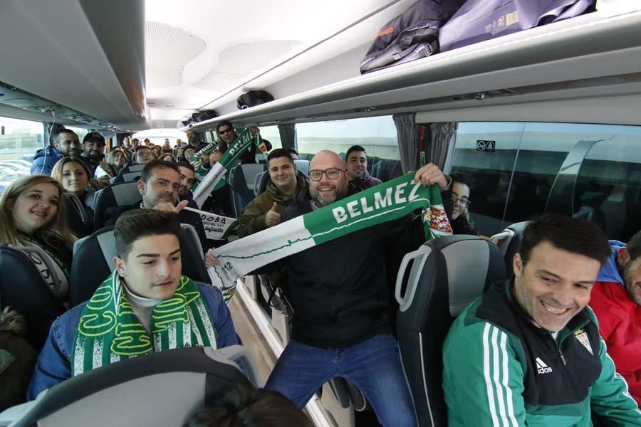 Aficionados del Córdoba CF rumbo a Huelva