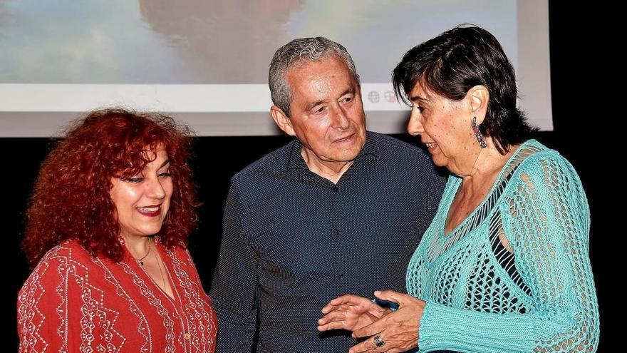 El pleno de Callosa de Segura reprueba al edil de Cultura por programar una conferencia de la periodista Nieves Concostrina