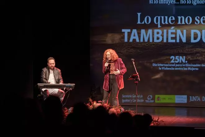 FOTOGALERÍA | Acto institucional del 25N en Extremadura