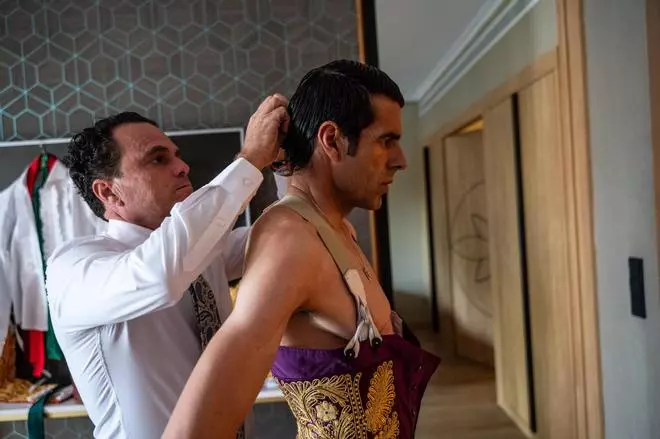 Galería | Así es el rito íntimo de vestirse de torero con Emilio de Justo en Cáceres