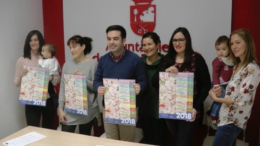 La asociación Dulce Teta divulga en un calendario las bondades de la lactancia