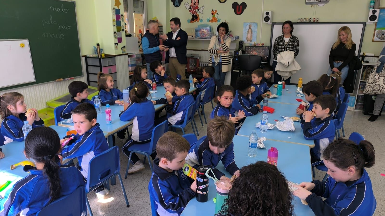 Fiesta colegial en el Patronato por San José (en imágenes)