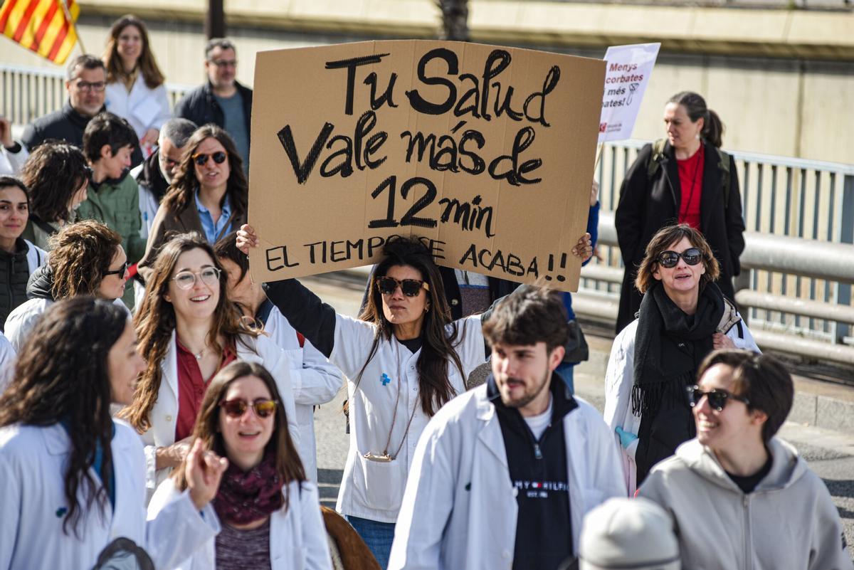 Els metges enceten una nova setmana de vaga: acusen Sanitat d'"intensificar els atacs contra el col·lectiu"