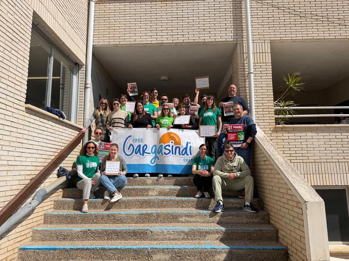Protesta del profesorado en el Centro de Educación Especial Gargasindi de Calp