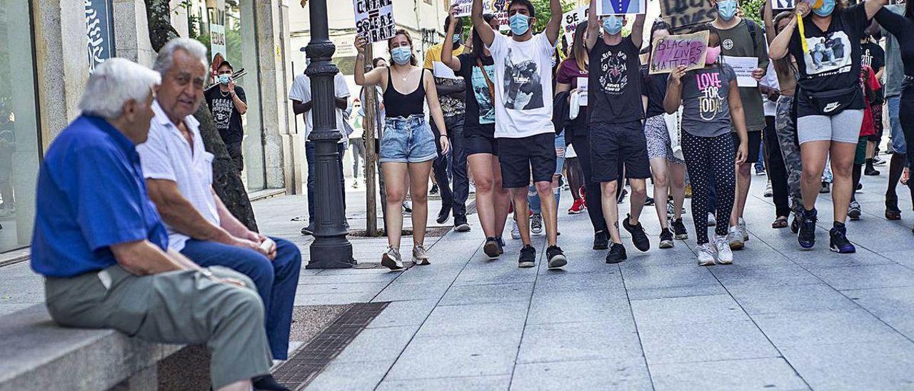 Hace un mes, Ourense también se manifestó contra el racismo y la brutalidad policial en Estados Unidos, expresando la indignación por el homicidio de George Floyd.