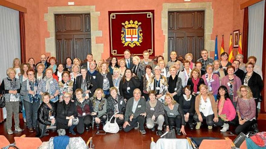 Membres de les associacions de cuineres a la recepció d&#039;ahir a l&#039;ajuntament de Manresa