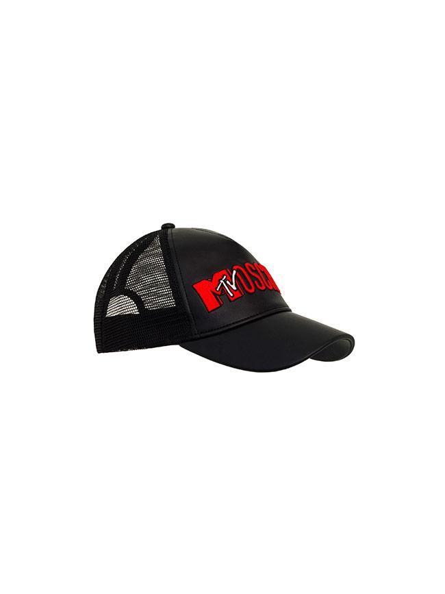 Todas las imágenes de la colección de Moschino x H&M: gorra negra