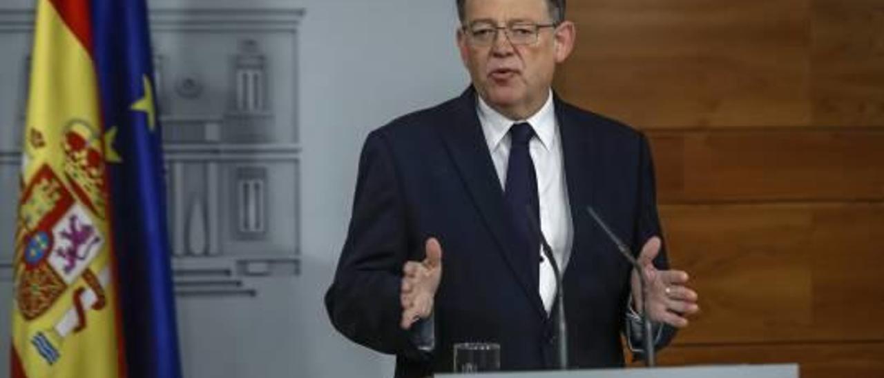 Ximo Puig interviene ante los periodistas al término de su reunión con Mariano Rajoy.