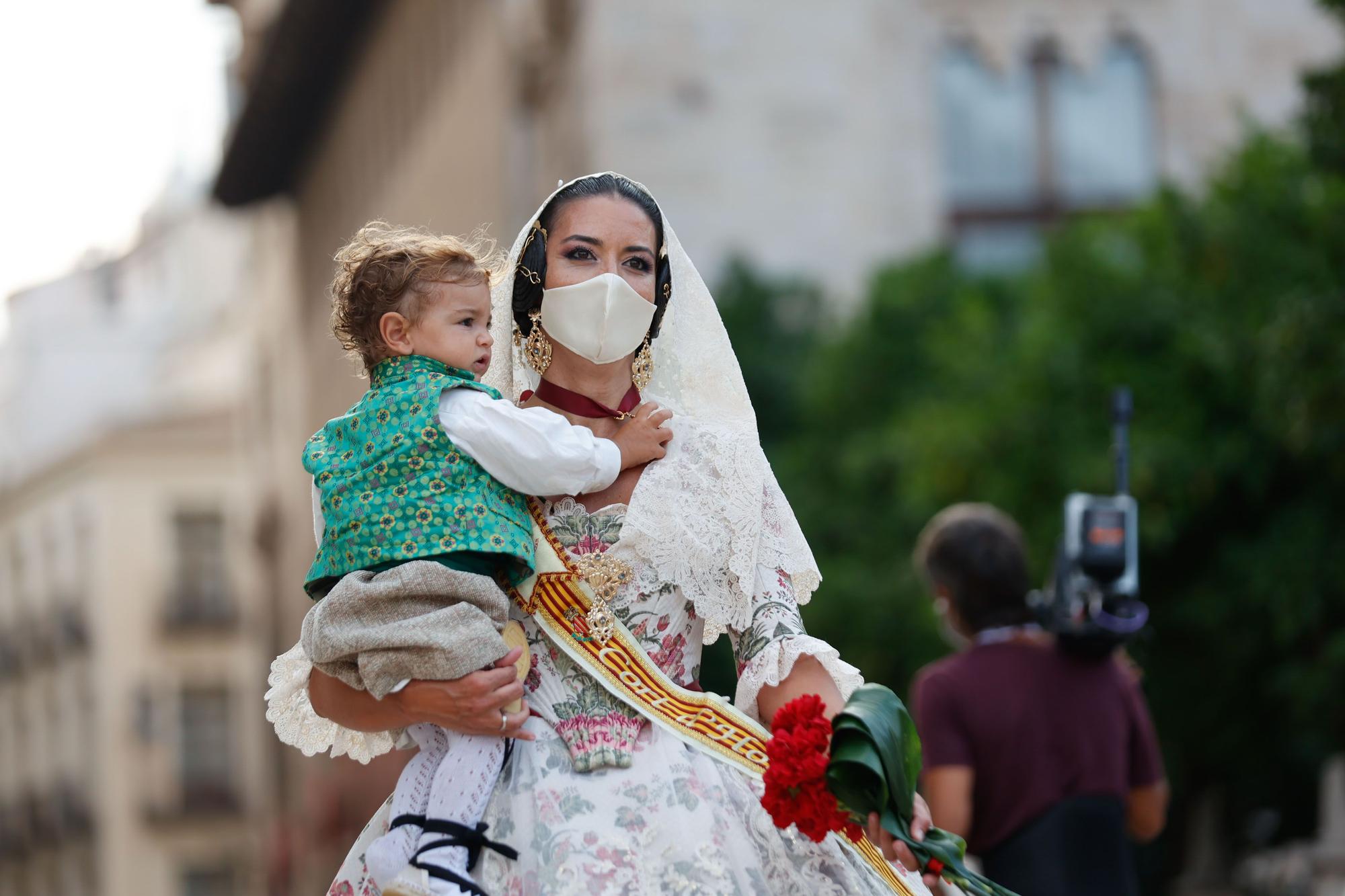 Búscate en el segundo día de Ofrenda por la calle Caballeros (entre las 18.00 y las 19.00 horas)