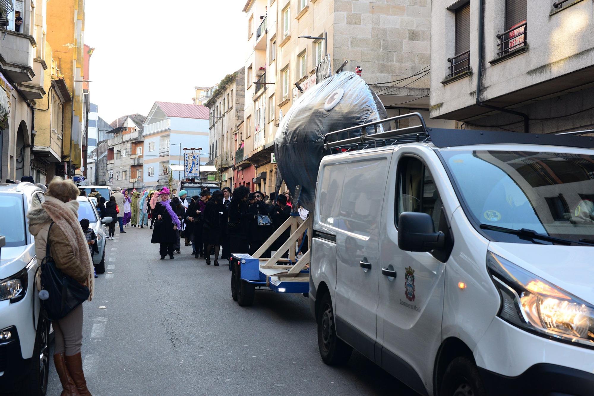 Moaña "llora" el fin del carnaval con el Enterro da Sardiña