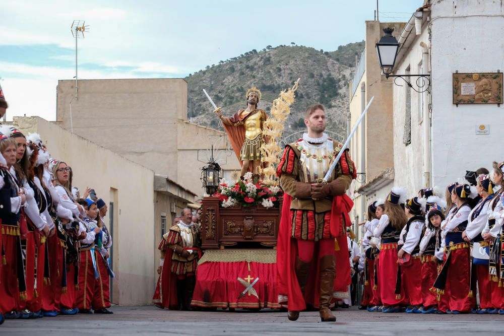 Los Moros y Cristianos se despiden de los cargos festeros de 2019 y dan la bienvenida a los de 2020