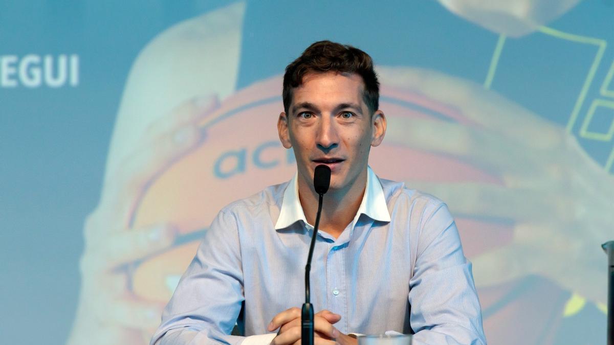 Nico Richotti, durante la presentación de Xabi López-Arostegui.