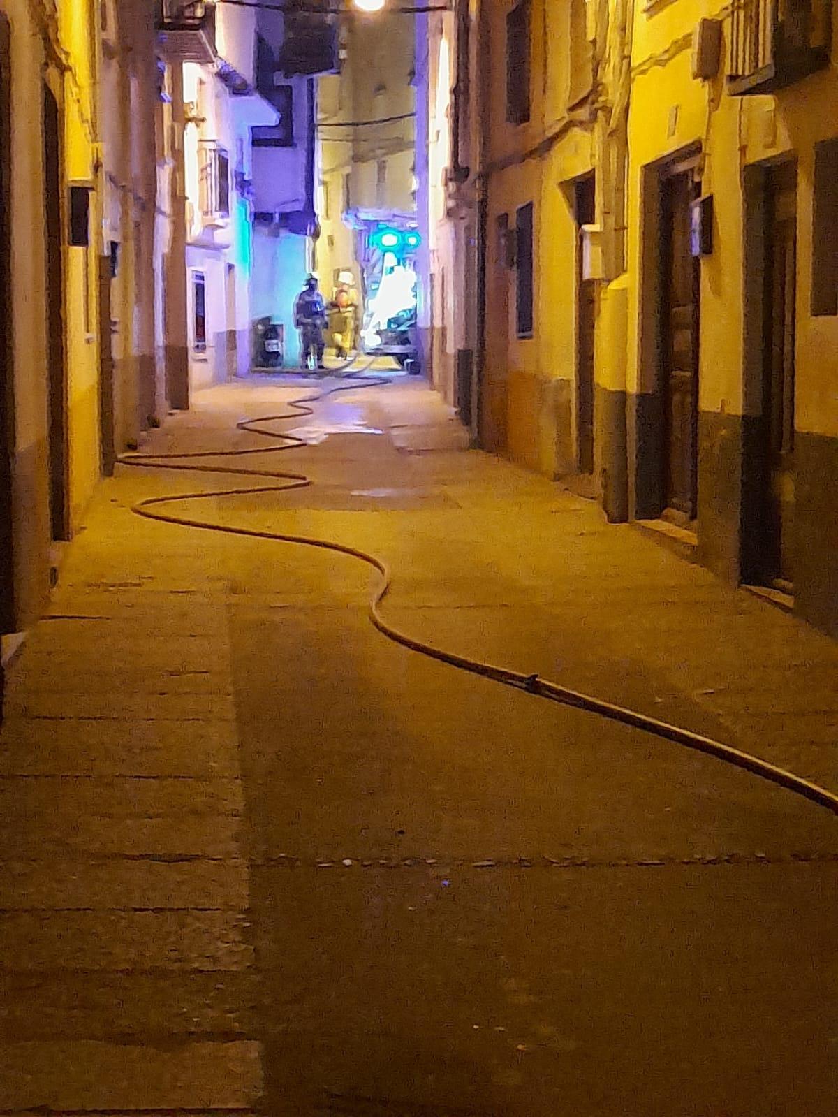 Calle donde se ha registrado en incendio en Hervás.