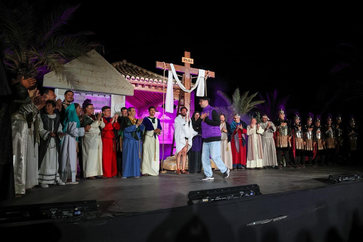 Así fue el Vía Crucis viviente del Paso Morado de Lorca