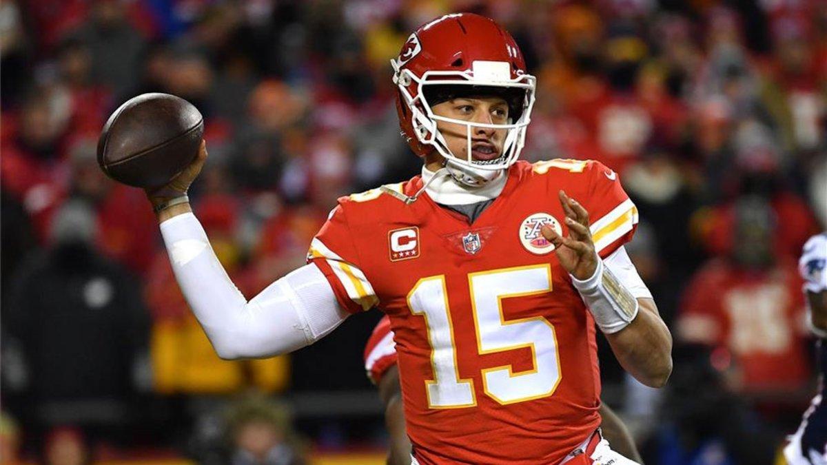 Mahomes empieza a escribir su historia en la NFL