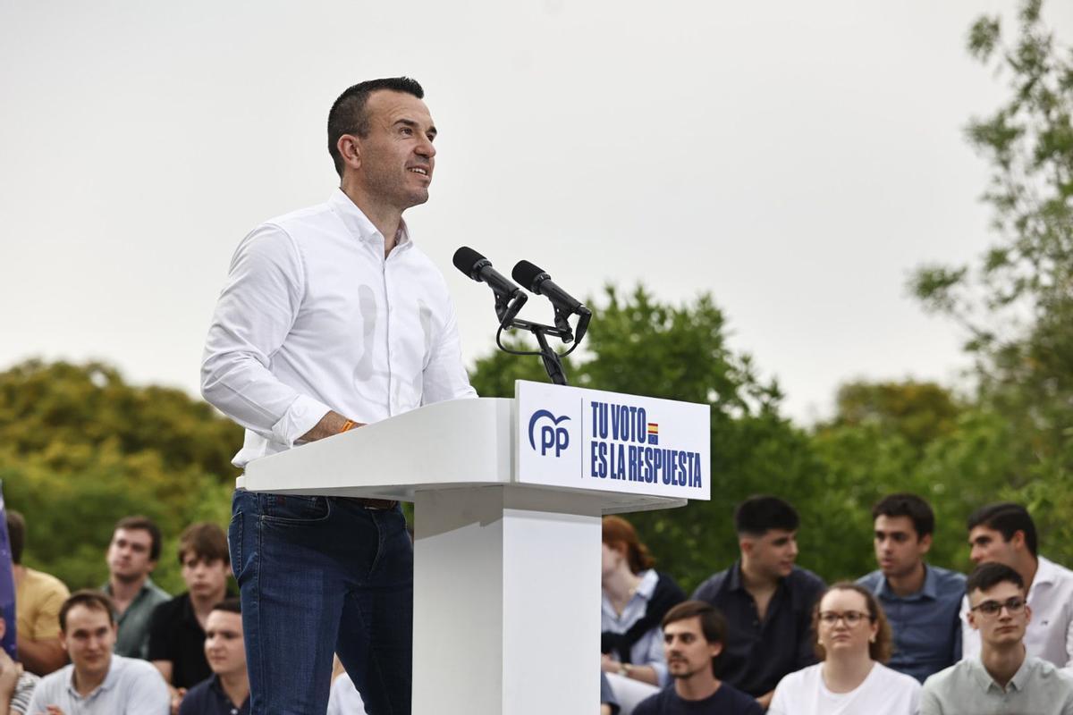Acto de campaña del PP por las elecciones europeas en el anfiteatro del Parque de Cabecera
