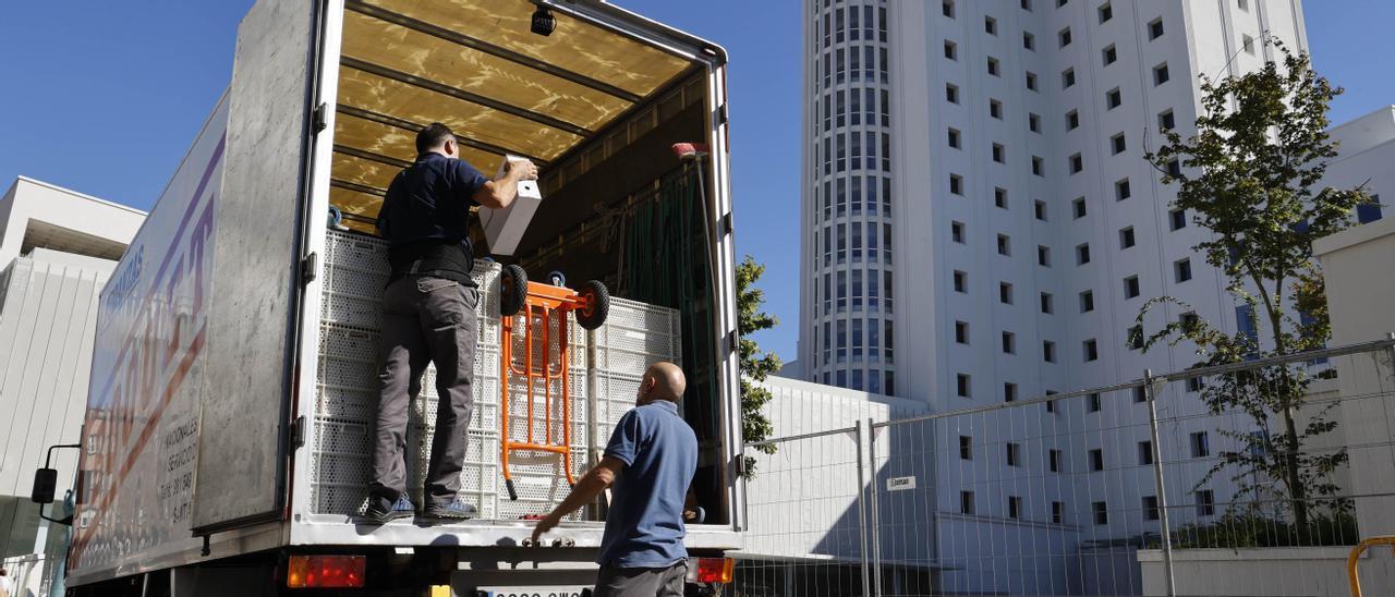 El traslado del archivo a la Ciudad de la Justicia de Vigo arrancó ayer y durará dos semanas.