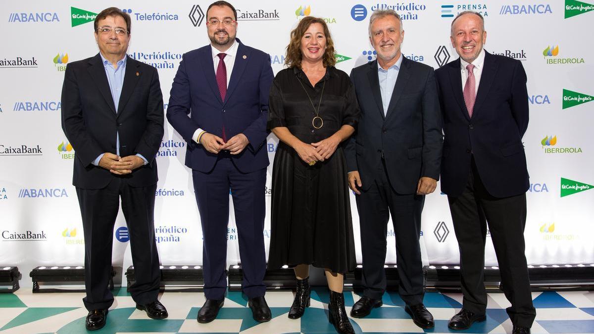 Guillermo Fernández Vara, presidente de la Junta de Extremadura; Adrián Barbón, presidente del Principado de Asturias; Francina Armengol, presidenta del Govern Balear; Ángel Víctor Torres, presidente de Canarias, y Joan Serra, subdirector general de Contenidos para Cataluña y Baleares.