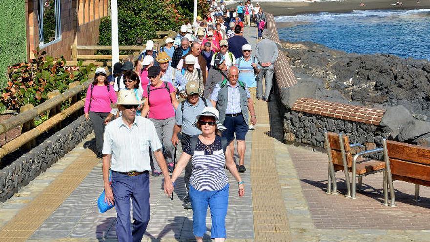 Los mayores de Arucas visitan el litoral teldense