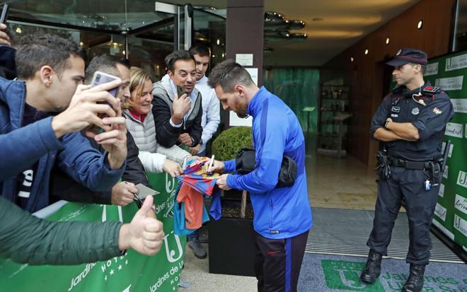 Entrenamiento del FC Barcelona en la Ciudad Deportiva del Alavés.