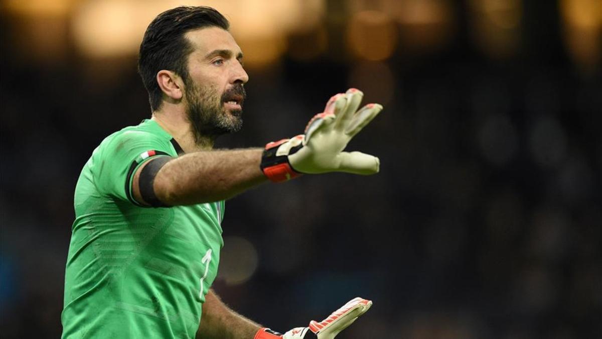 Buffon en uno partido con su anterior equipo, la Juventus de Turín