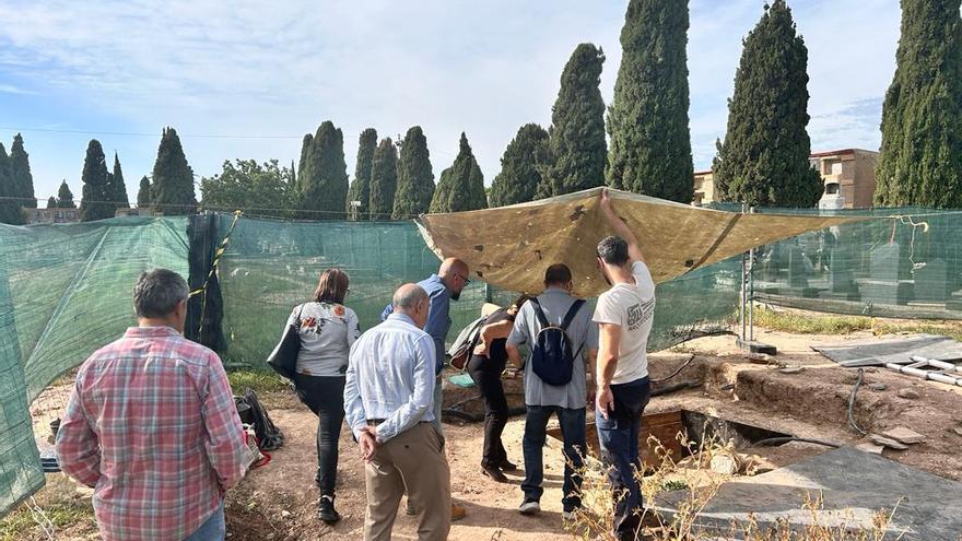 Una de las fosas comunes en el cementerio de Alicante.