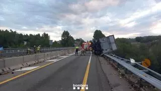 Cortes en la C55 y la AP7 por dos accidentes esta mañana